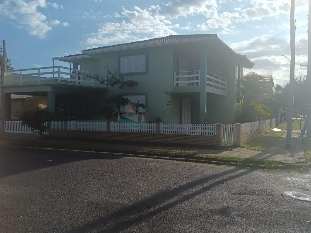 Sobrado 4 Dormitórios