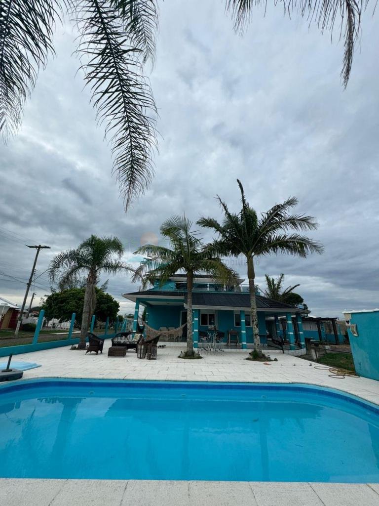 Sobrado 4 Dormitórios